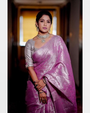 Weaving beautiful silver zari rich pallu jacquard pink saree