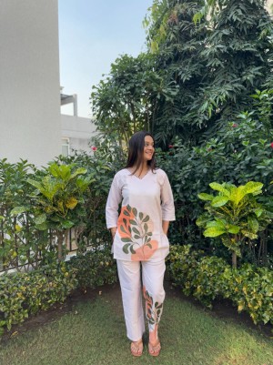 Digital printed v neck stright tunic cotton white cord set