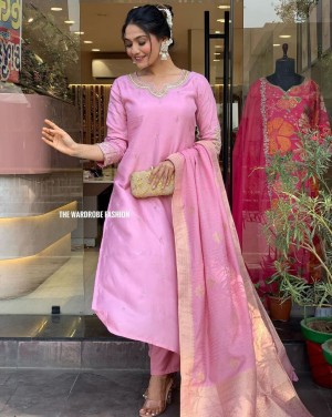 Heavy weaving banana zari jacquard chanderi silk pink kurti pant dupatta
