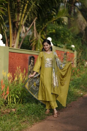 Bracelet heavy designer chanderi silk light green kurta pant dupatta