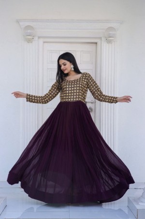 Embroidery beautiful graceful sequence round neck cotton wine gown