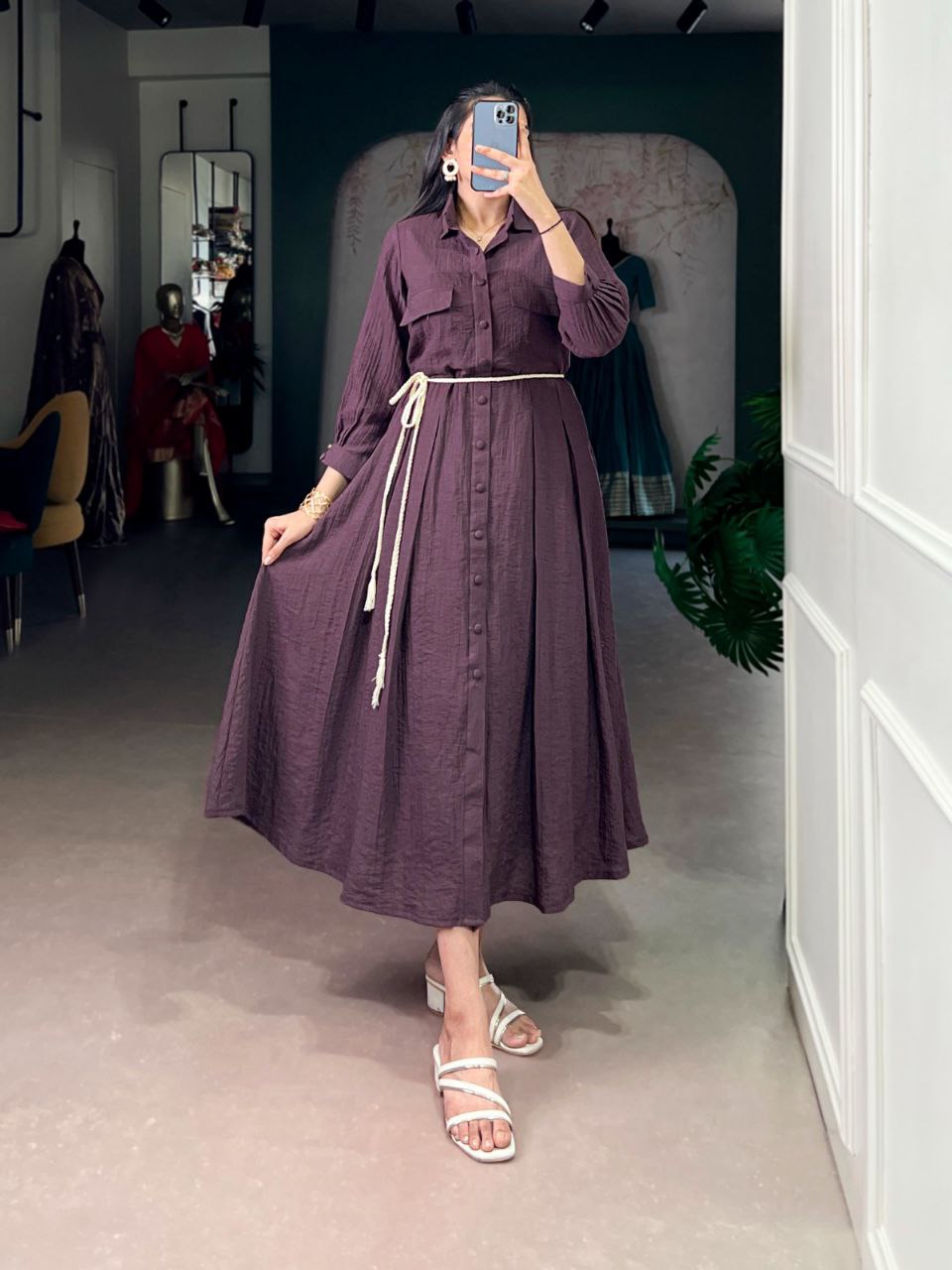 Exclusive elegance crackel maroon dress