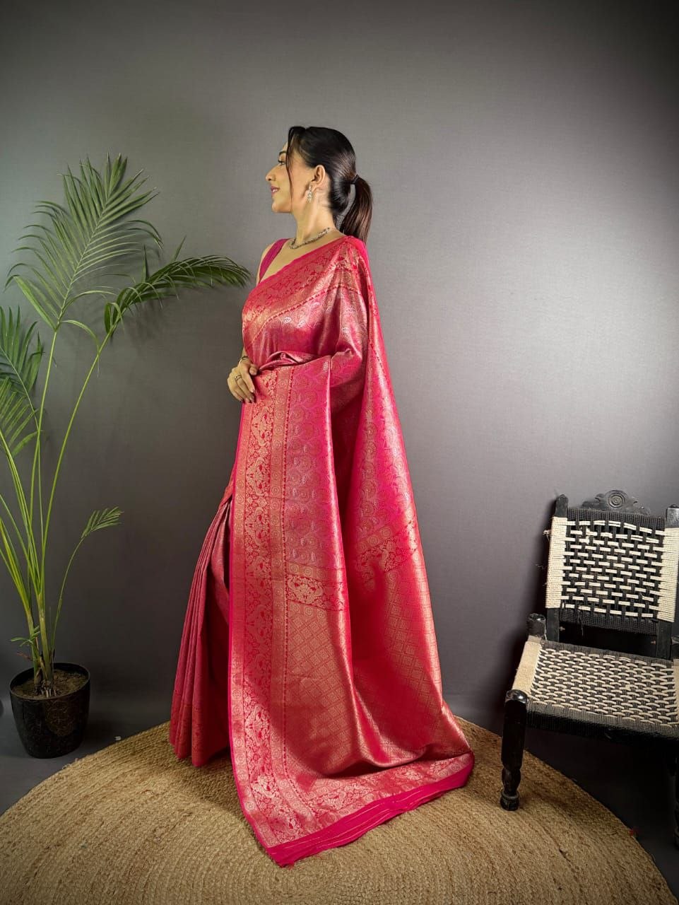 Launching weaving soft silk rani saree