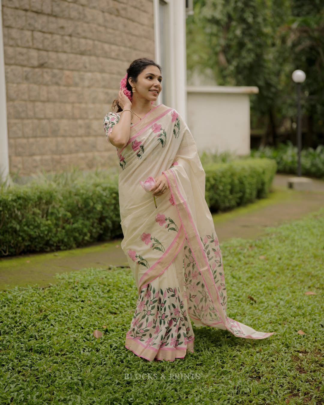 Gorgeous digital print linen cotton pink saree