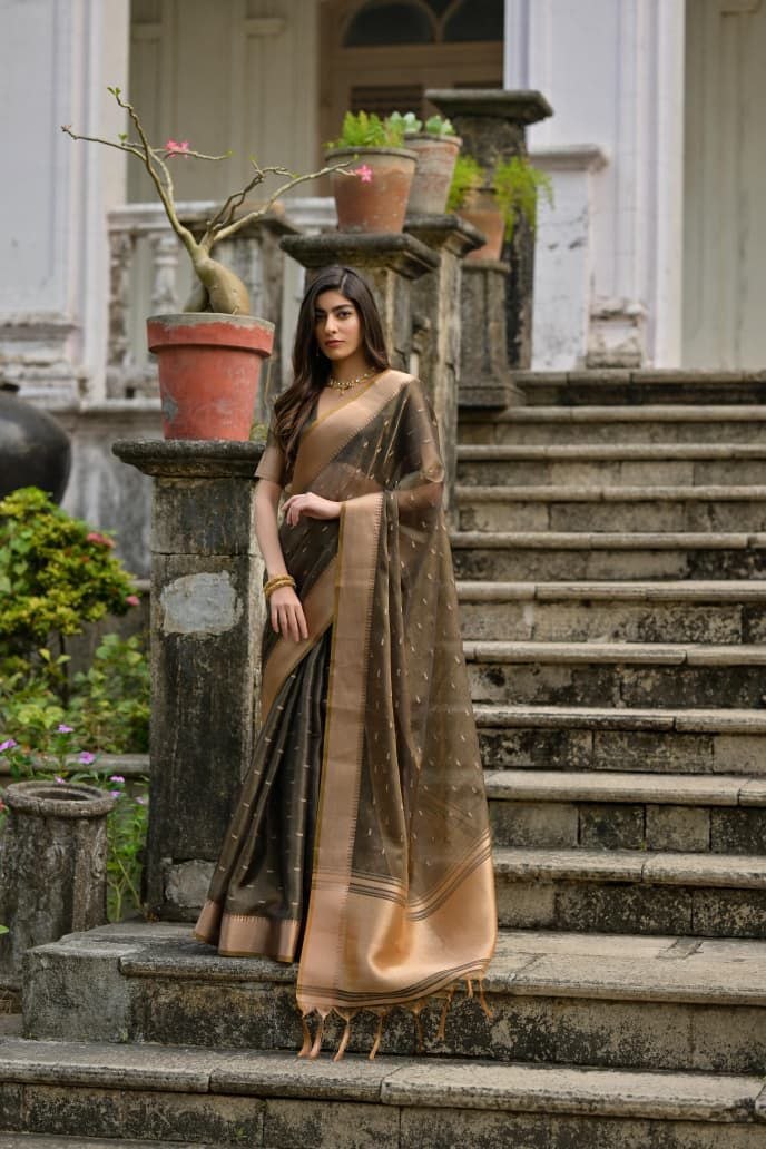 Exclusive zari weaving silk mehendi saree