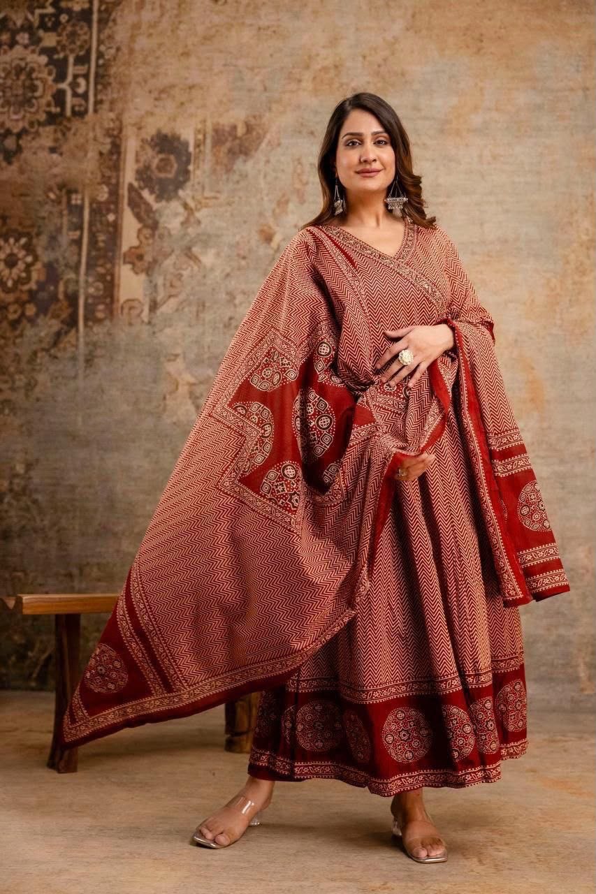 Gorgeous zig zag print cotton red anarkali suit