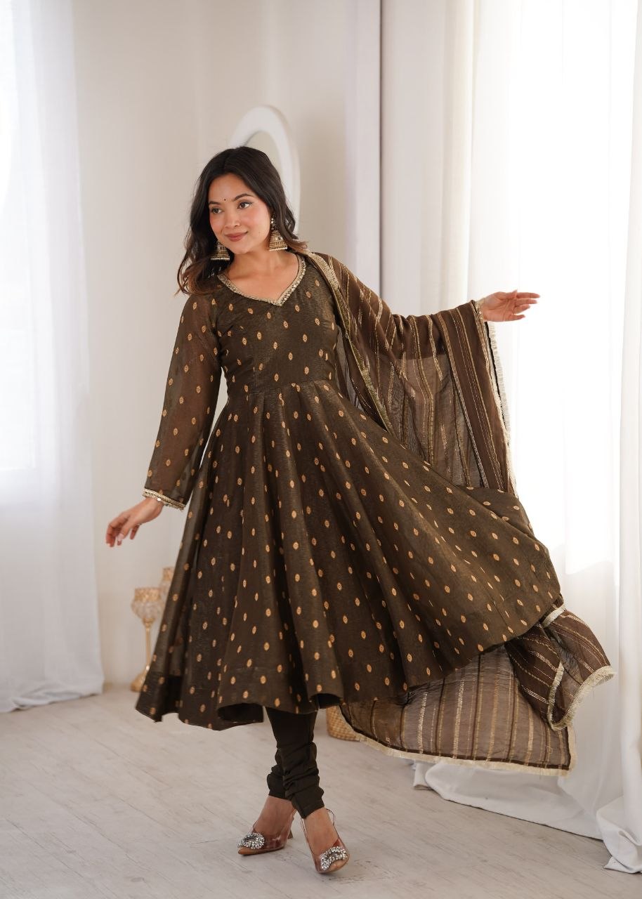 Elegant crunchy silk jacquard mehendi gown